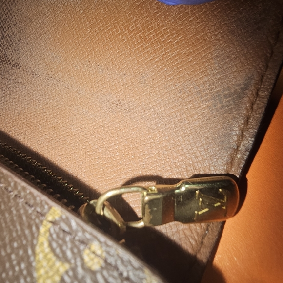 Louis Vuitton VINTAGE Sarah Wallet monogram canvas snap close inside zip - Picture 7 of 15
